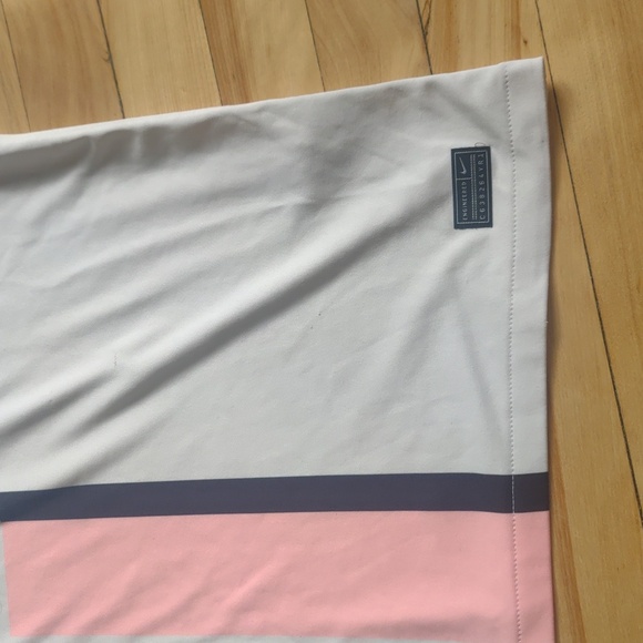 Paris Saint-Germain White and Pink Jersey - Picture 8 of 15